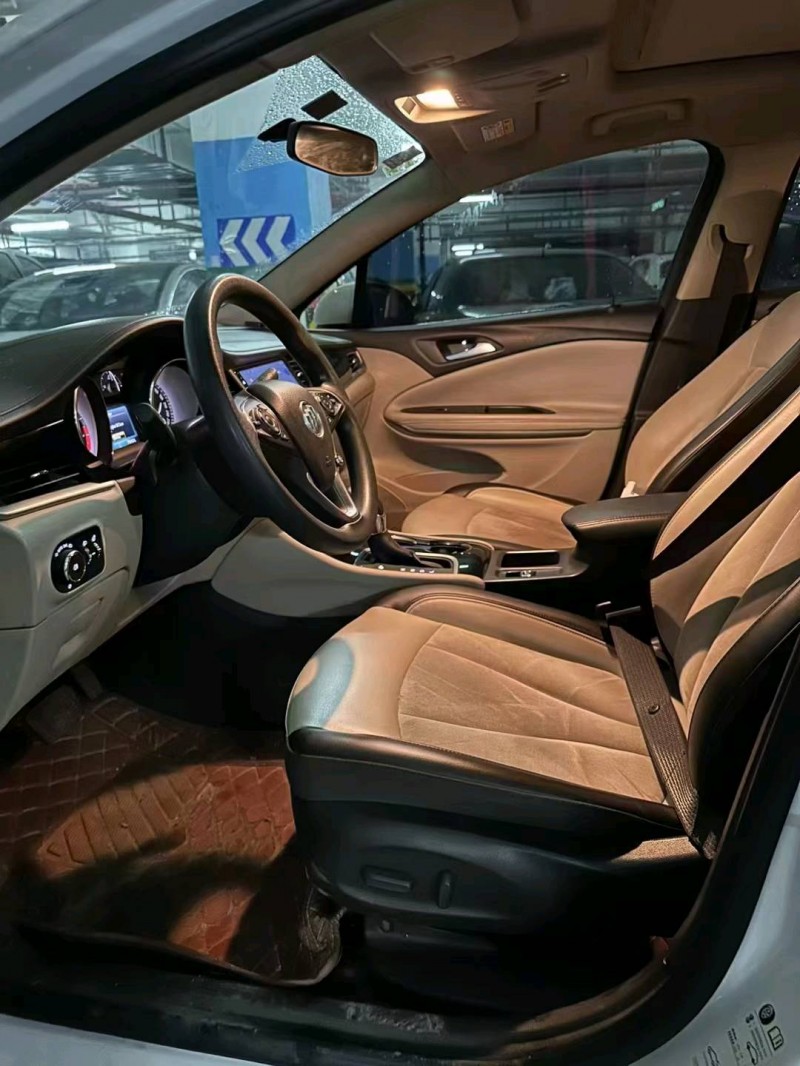 重庆17年别克威朗9