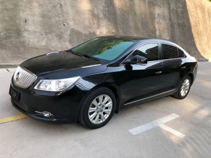 枣庄10年别克君越3