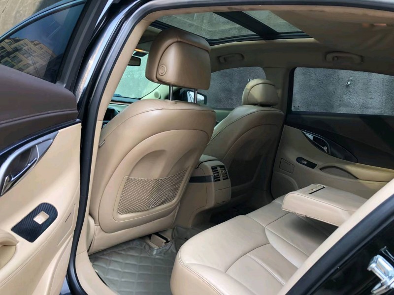 枣庄10年别克君越6