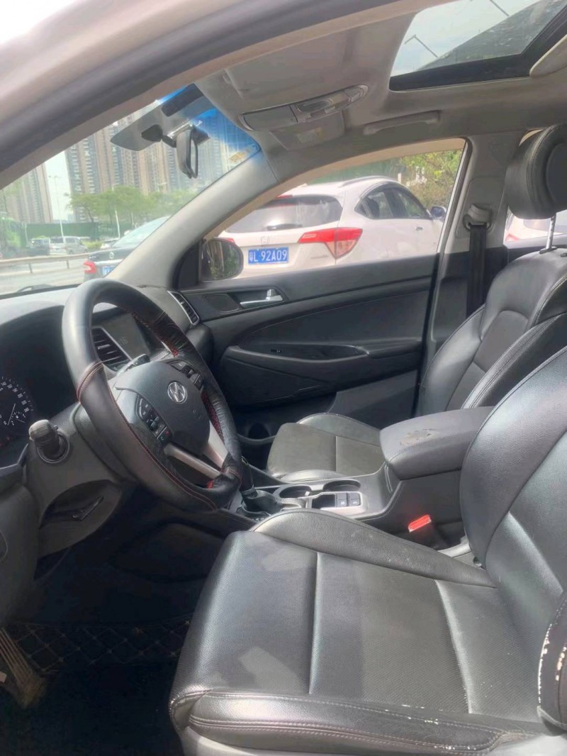 佛山17年现代途胜6