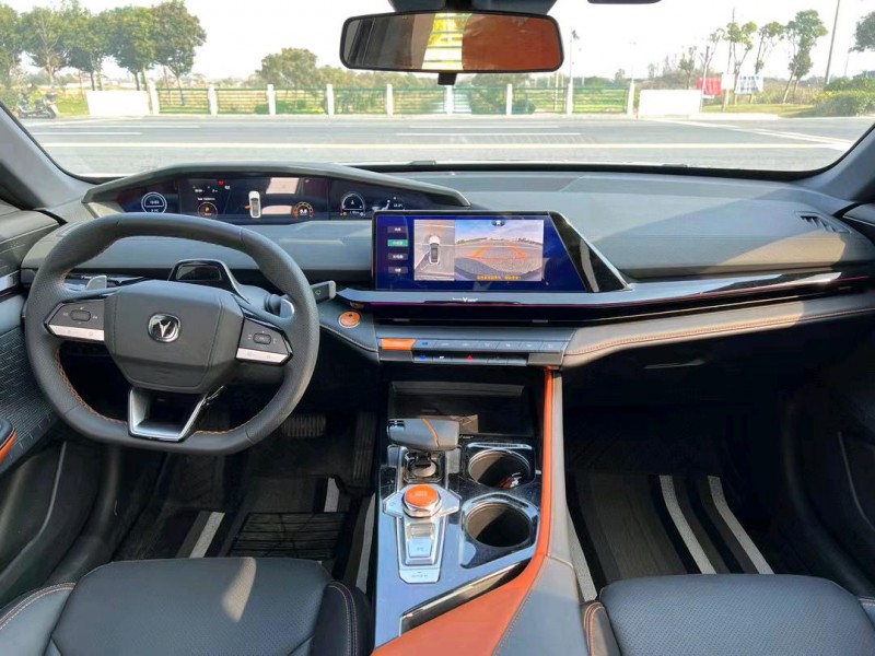 盐城23年长安汽车UNI-V6