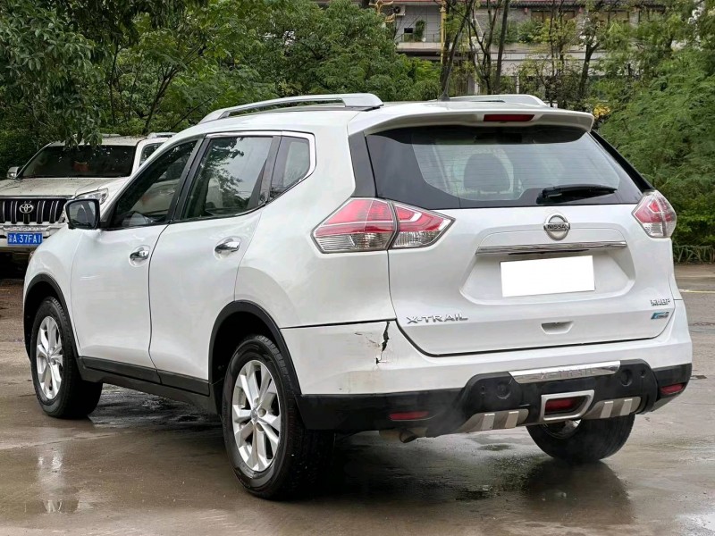 昆明15年日產奇駿6
