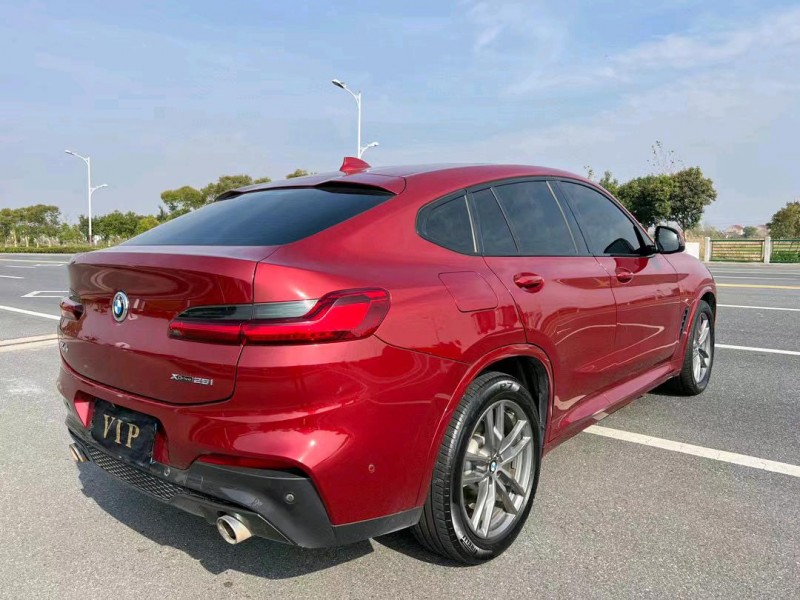 盐城19年宝马X49
