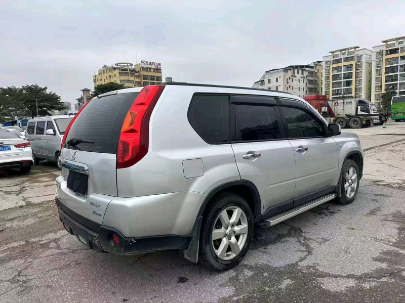 梧州10年日產奇駿5