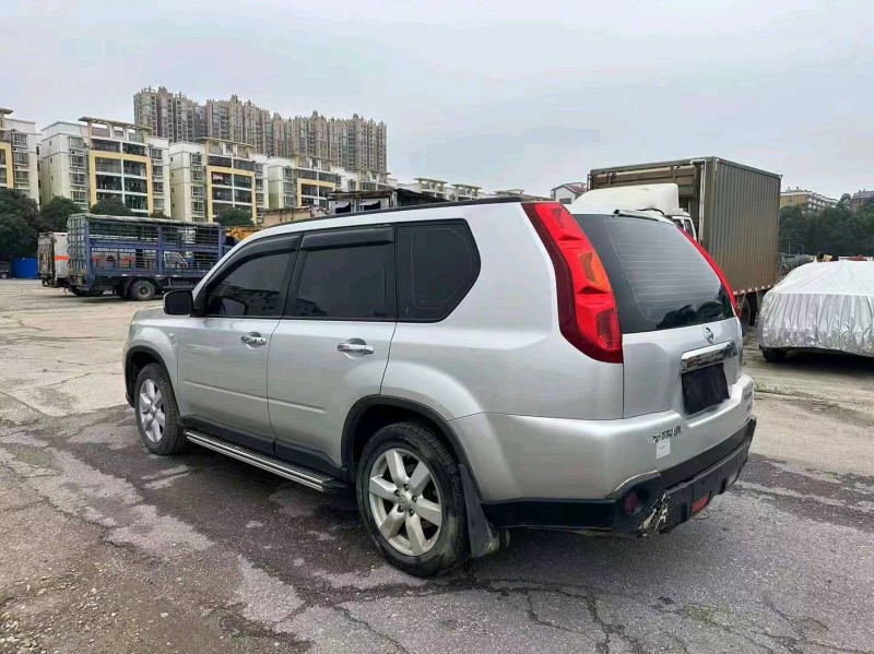 梧州10年日產奇駿8