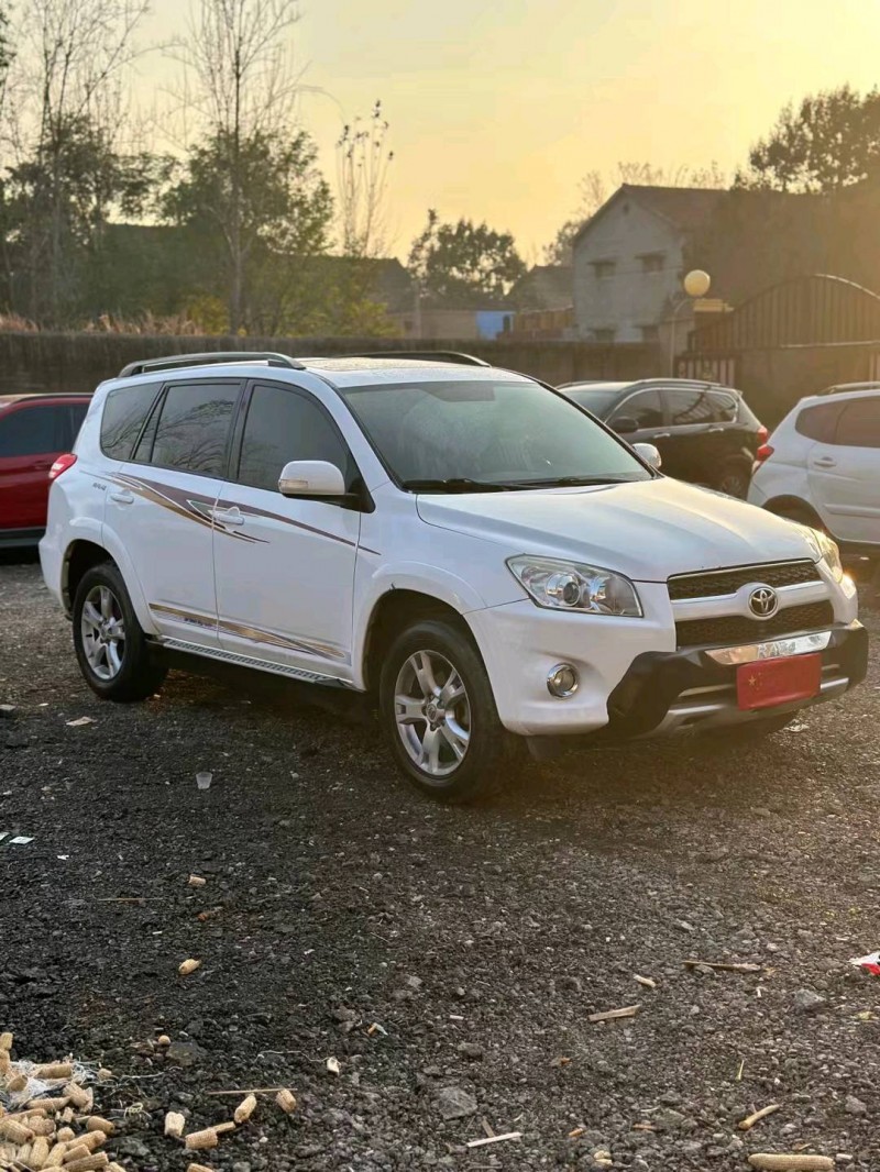 平頂山13年豐田RAV42