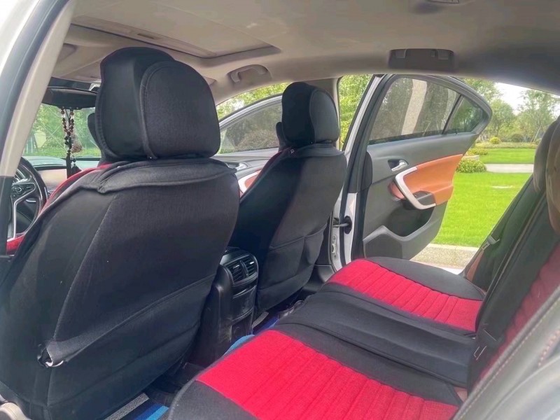 枣庄16年别克君威5