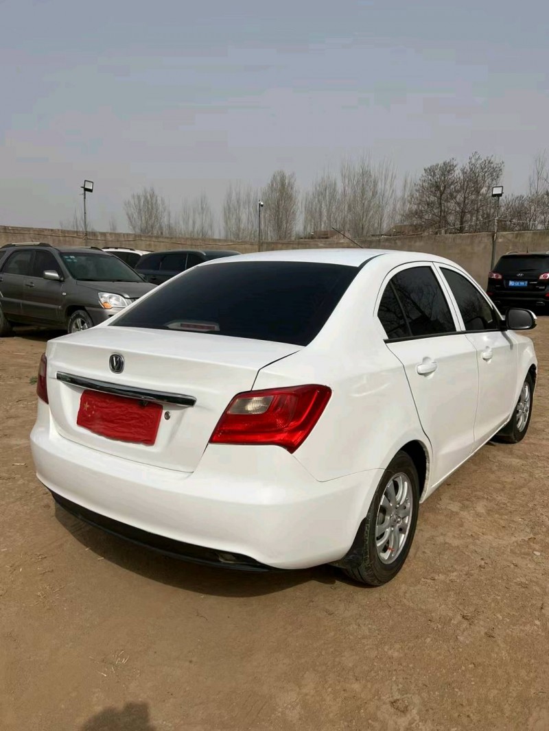 安陽16年長安汽車悅翔V35