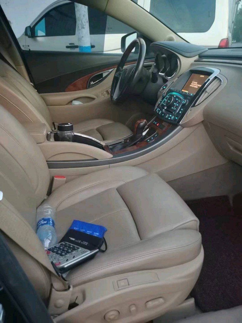 枣庄11年别克君越3