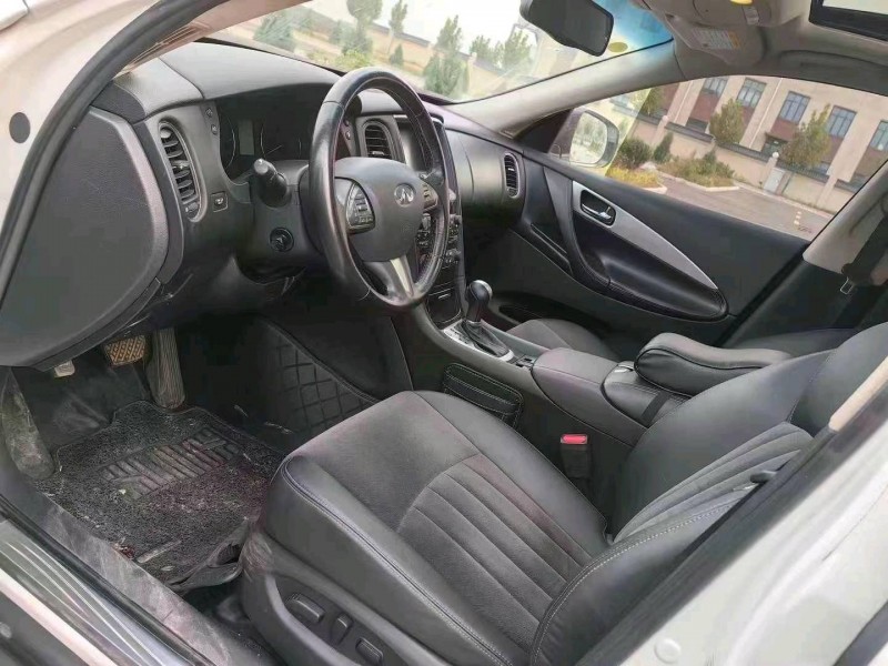 邯郸17年英菲尼迪QX506