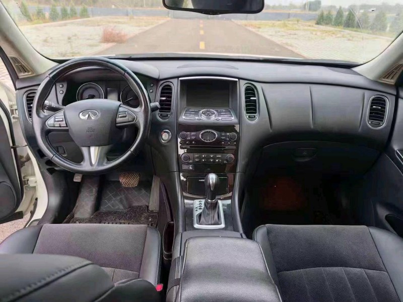 邯郸17年英菲尼迪QX508