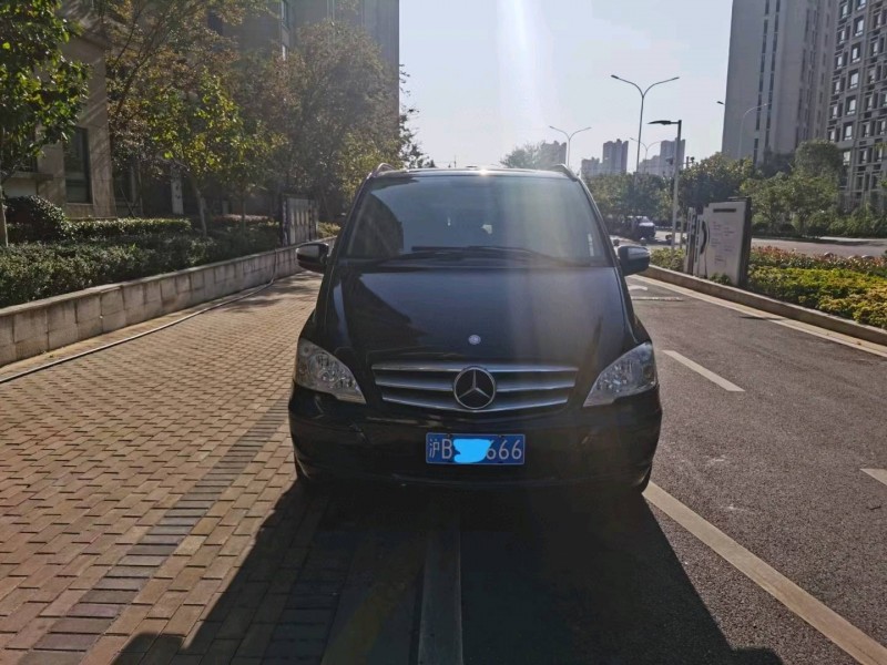 苏州13年奔驰唯雅诺1