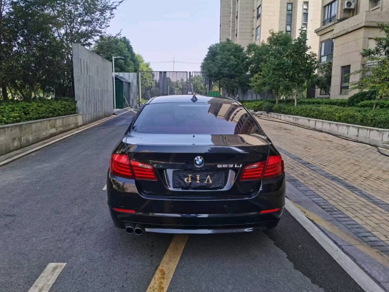 苏州11年宝马5系9