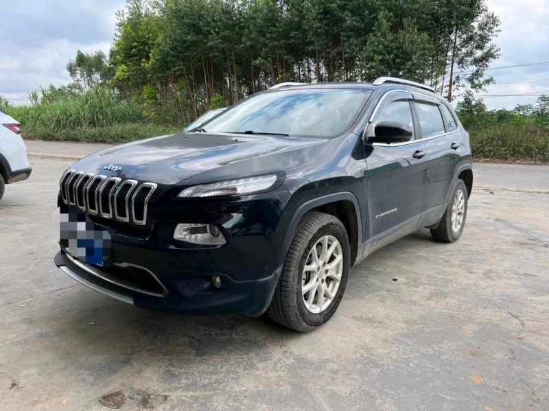 柳州17年Jeep自由光2