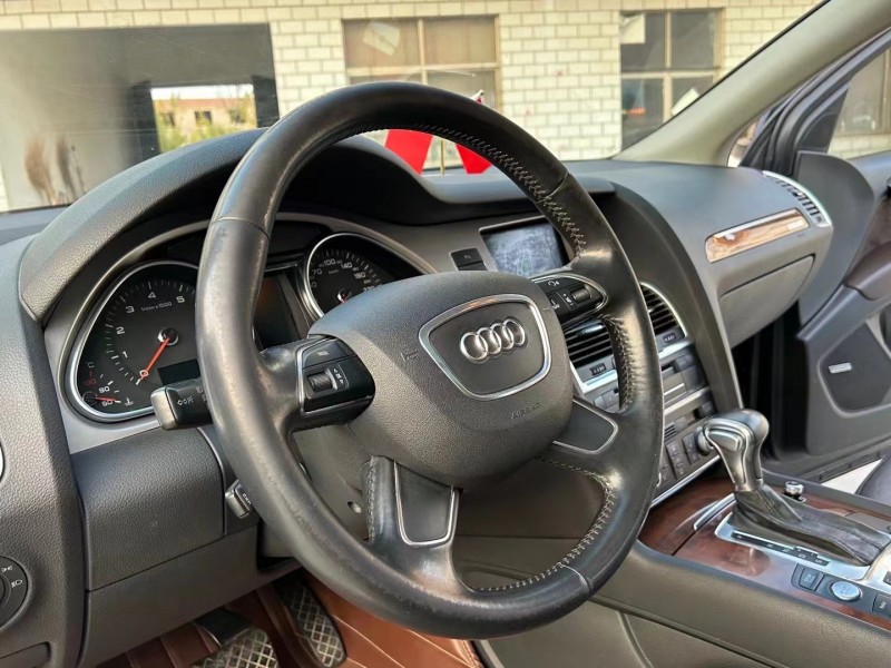 济宁14年奥迪Q75