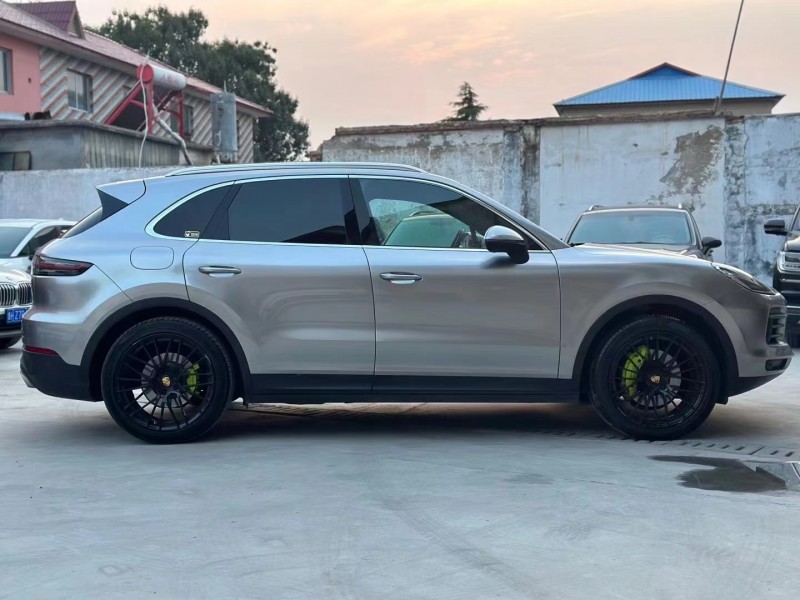 济宁19年保时捷卡宴3