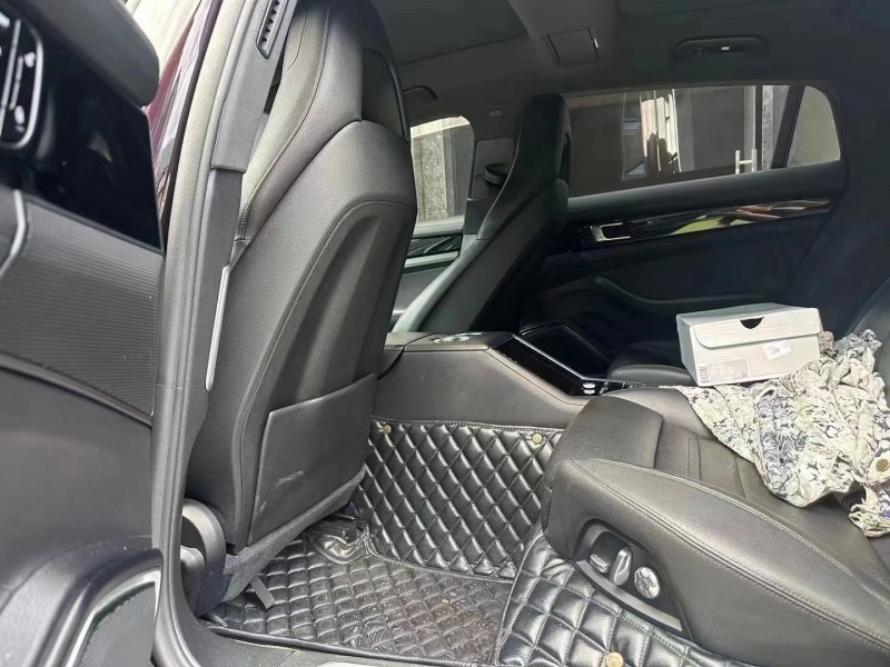 济宁18年保时捷帕拉梅拉5