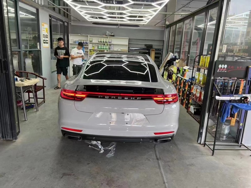 济宁18年保时捷帕拉梅拉6