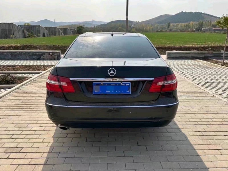 东营13年奔驰E8