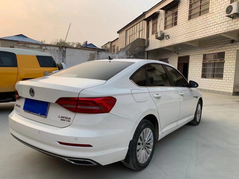 济宁18年大众朗逸4