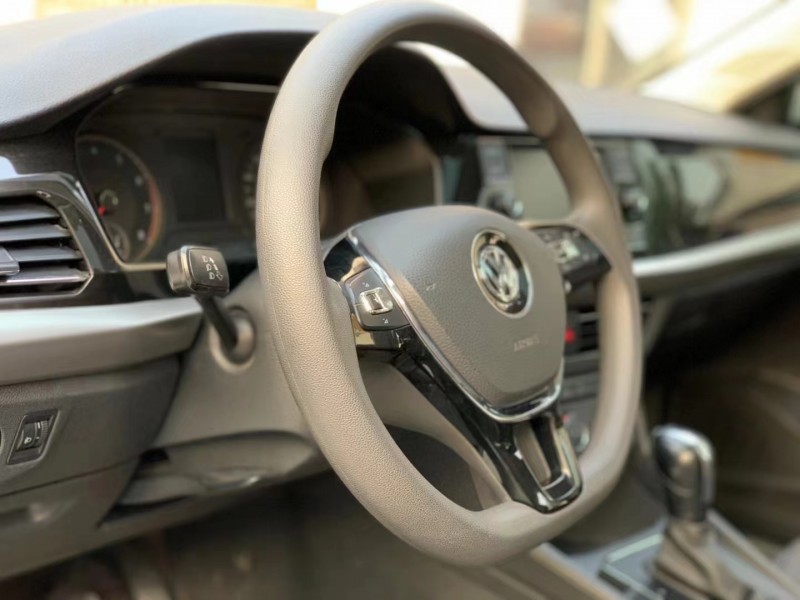 济宁18年大众朗逸5