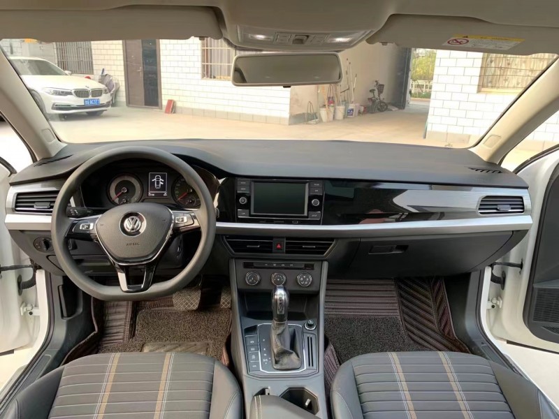 济宁18年大众朗逸8