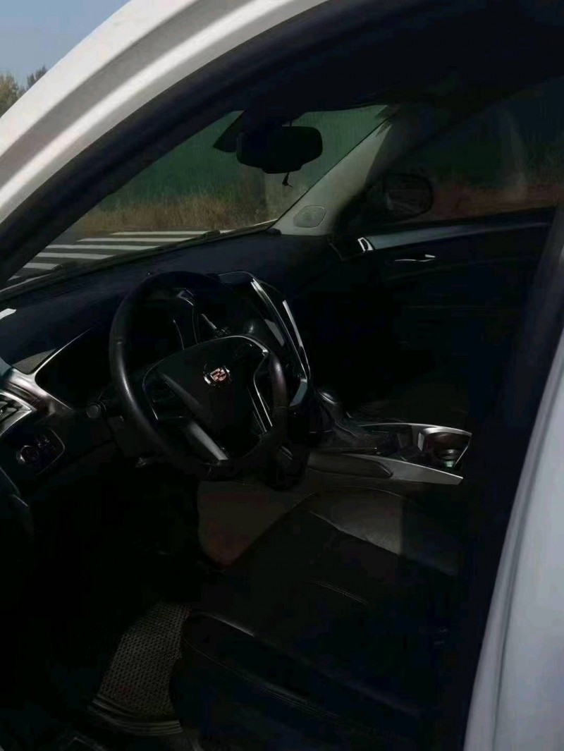 邯郸15年凯迪拉克SRX9