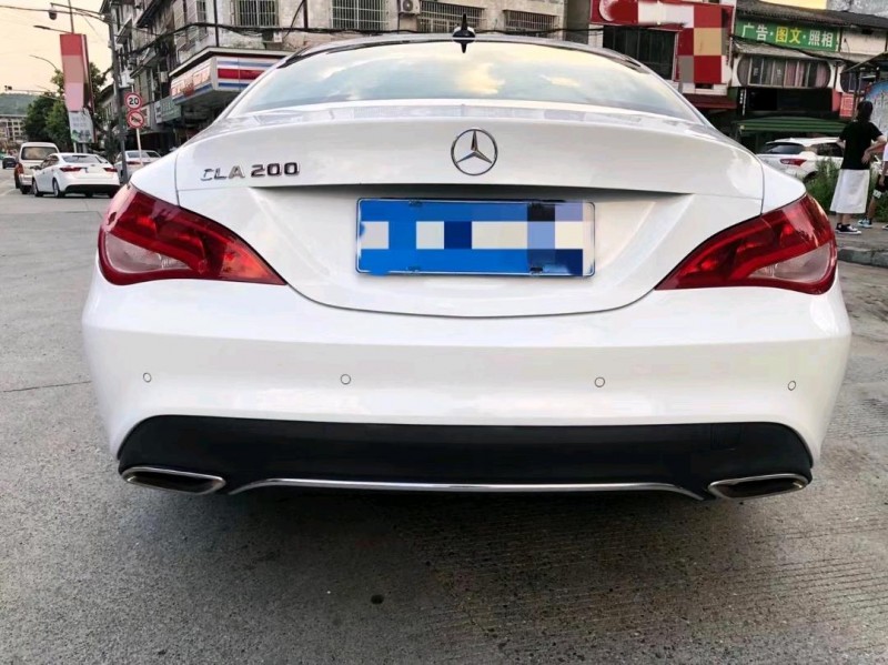 成都18年奔驰CLA3