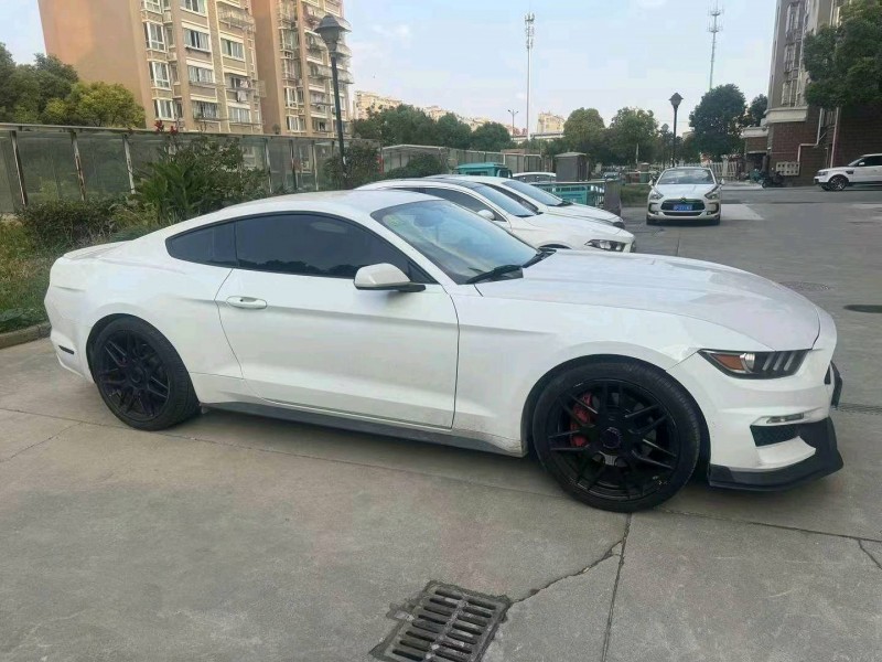 常州15年福特野马5