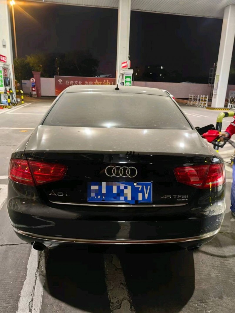 东营12年奥迪A8L5