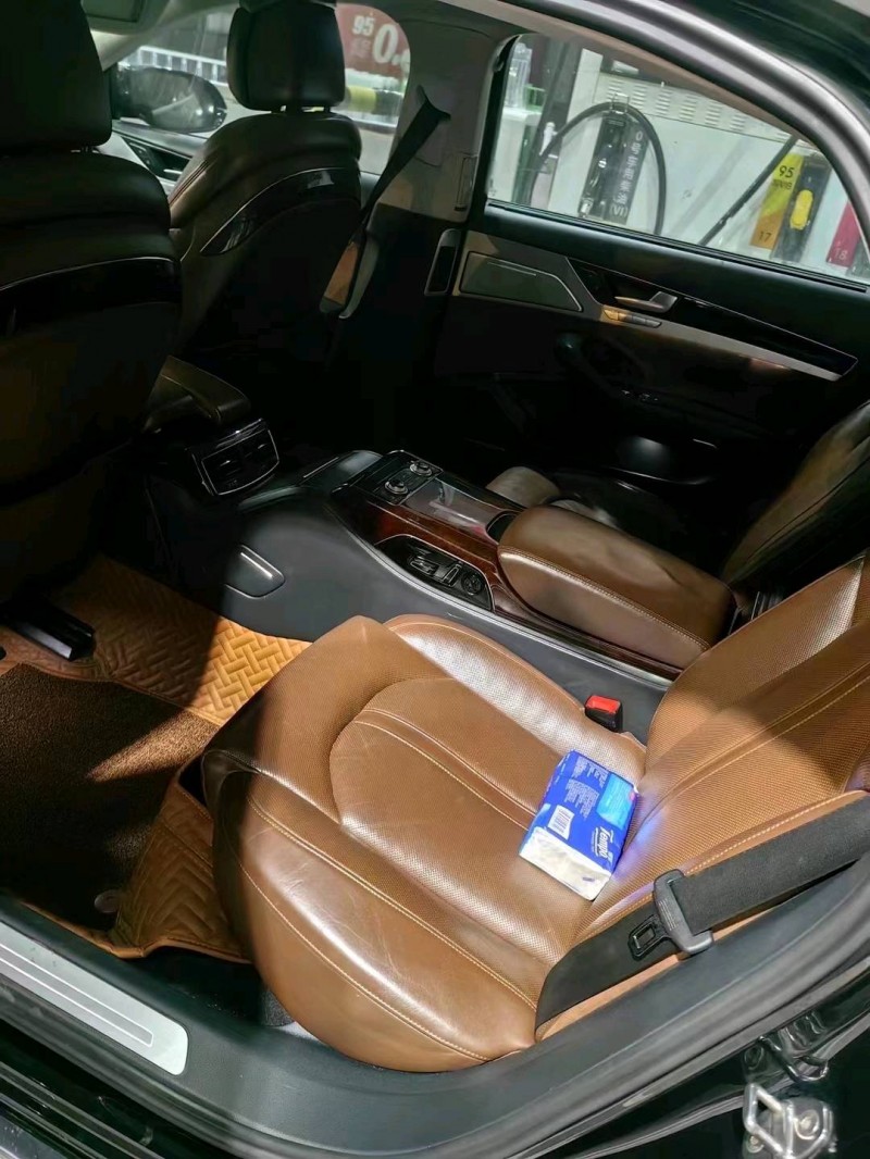 东营12年奥迪A8L8