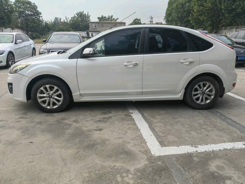 邢台10年福特福克斯3