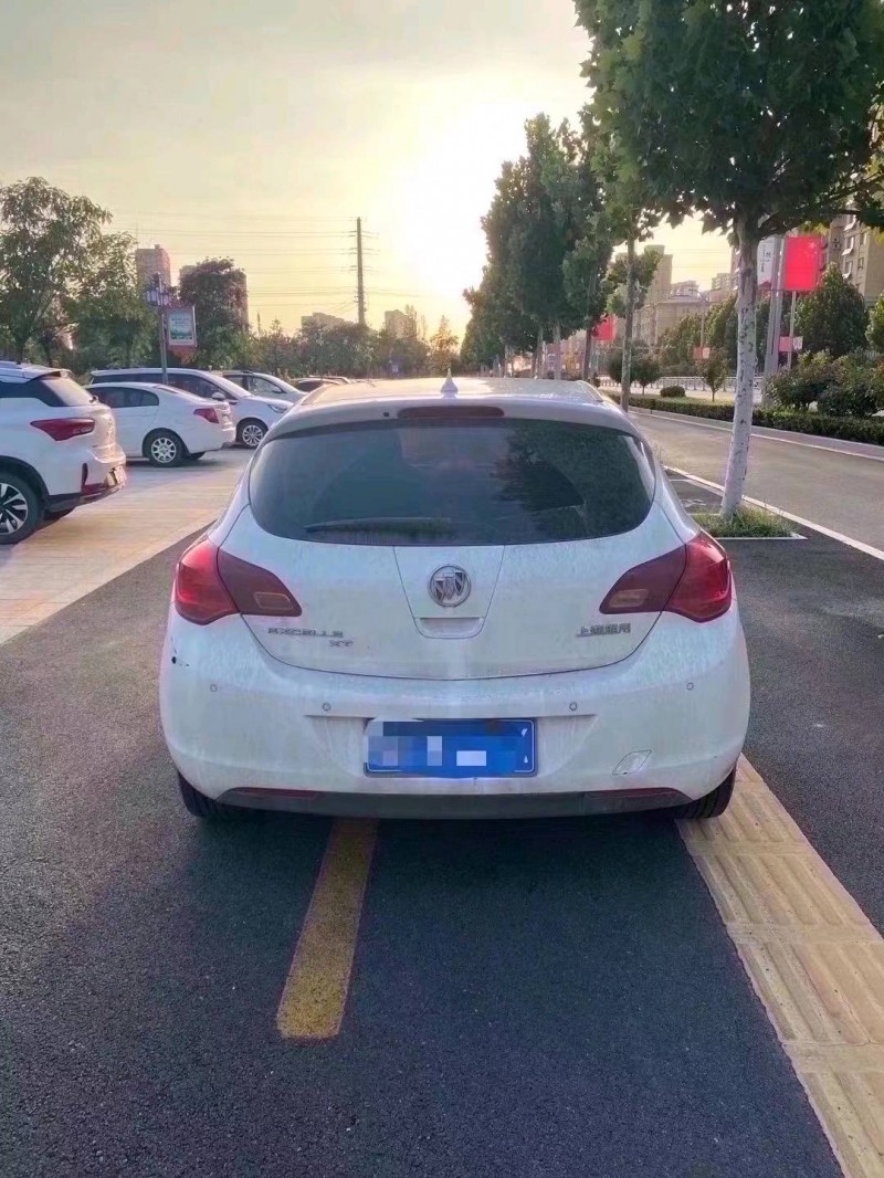 菏泽15年别克英朗7