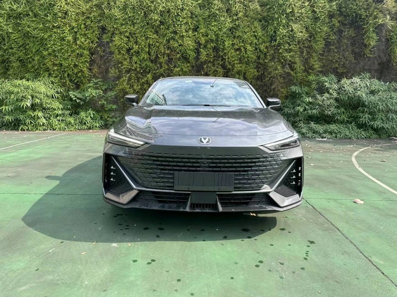 重庆23年长安汽车UNI-V1