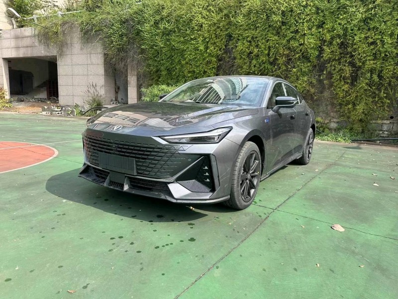 重庆23年长安汽车UNI-V2