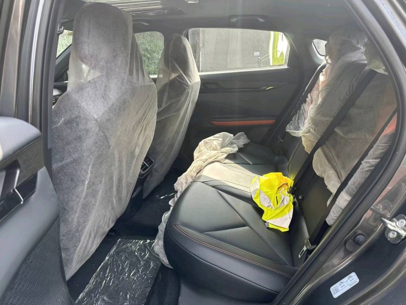 重庆23年长安汽车UNI-V6