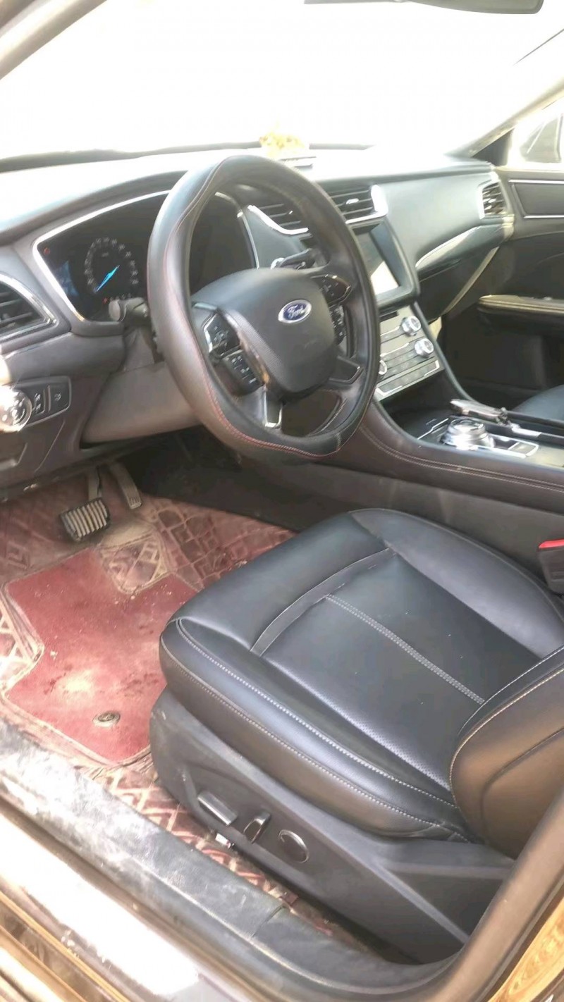 邢台16年福特金牛座4