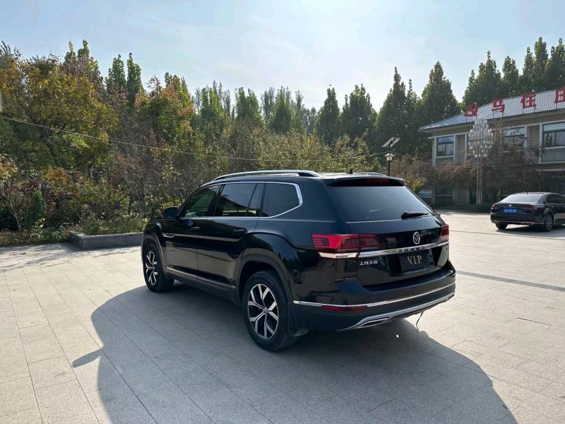 济南19年大众途昂8