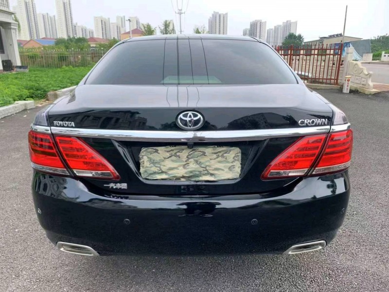 邯郸13年丰田皇冠5