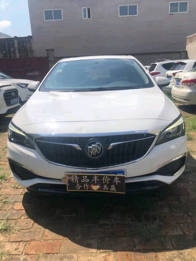 邢台19年别克威朗1