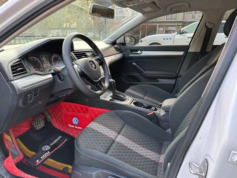 济南19年大众凌渡4