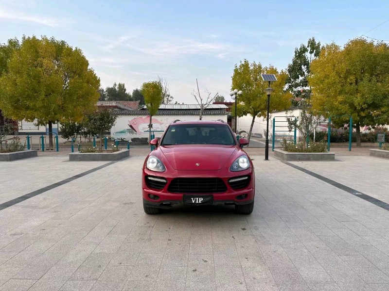 济南13年保时捷卡宴1