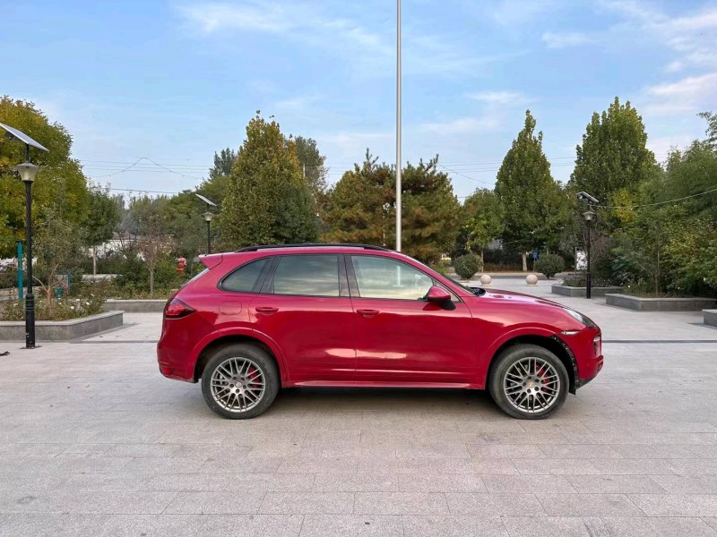 济南13年保时捷卡宴7