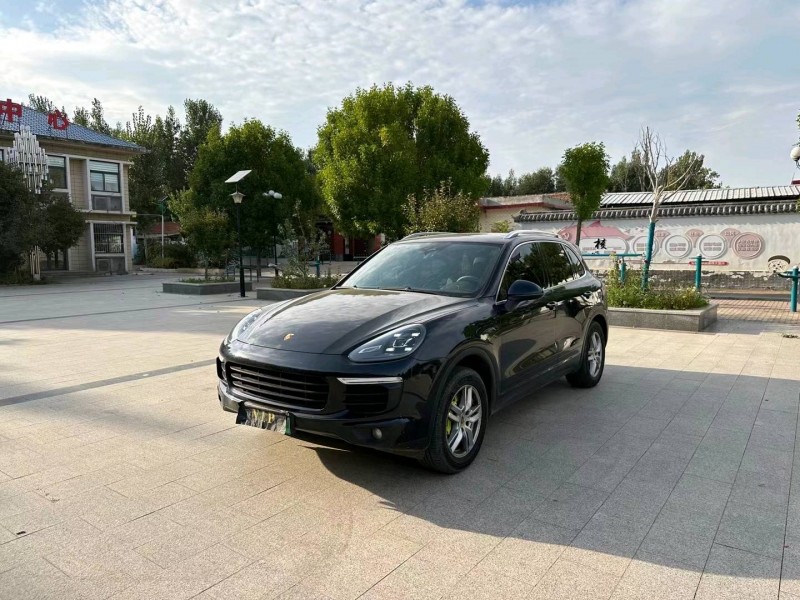 济南17年保时捷卡宴2