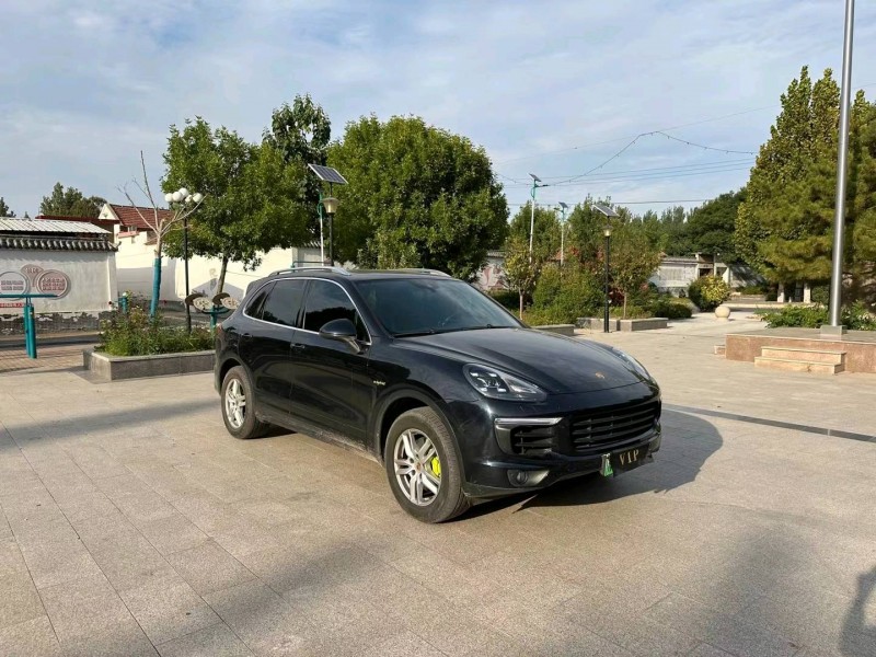 济南17年保时捷卡宴3