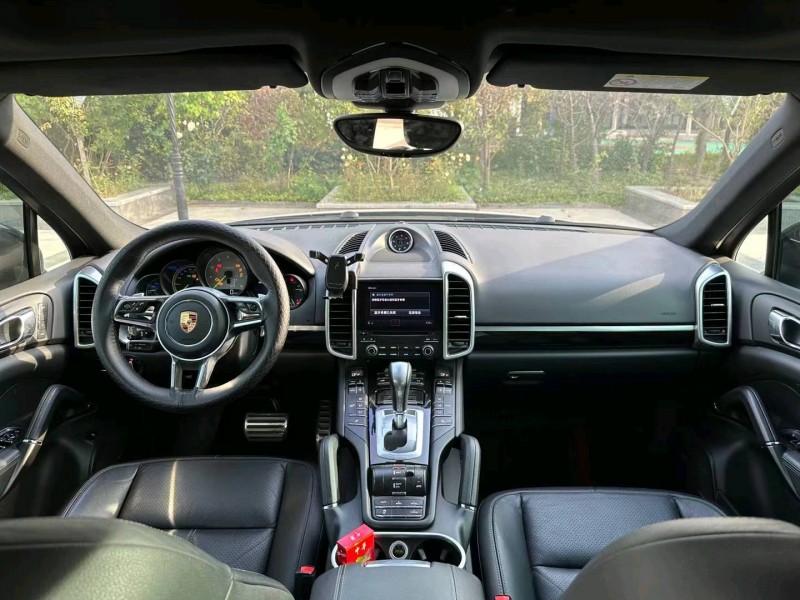 济南17年保时捷卡宴5