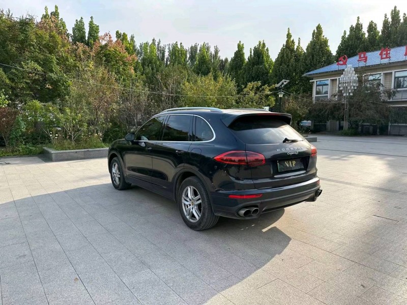 济南17年保时捷卡宴8