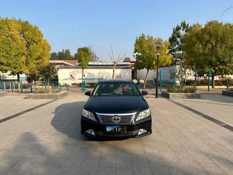 济南14年丰田凯美瑞1