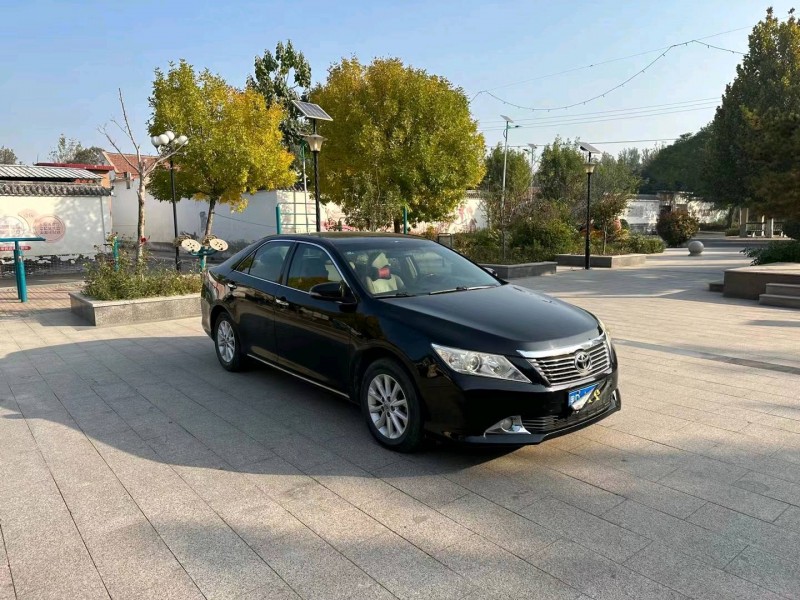 济南14年丰田凯美瑞3