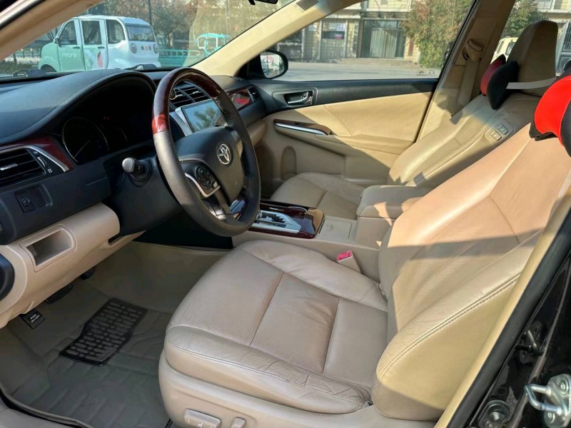 济南14年丰田凯美瑞4